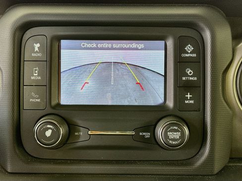 Used 2018 Jeep Wrangler Unlimited Sport S AWD/4WD image 13
