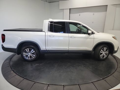 Used 2017 Honda Ridgeline RTS image 11