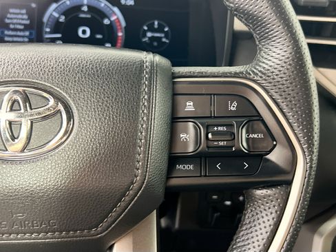 Used 2026 Toyota Tundra Limited AWD/4WD image 19