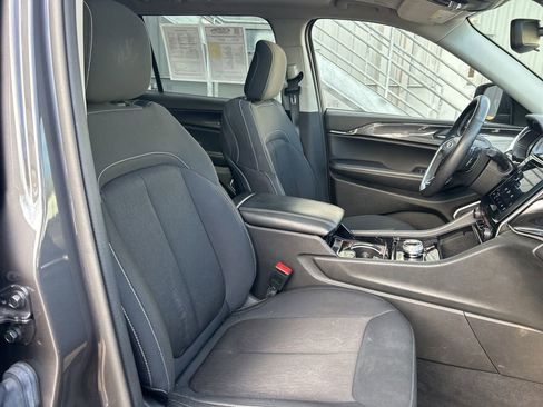 Used 2022 Jeep Grand Cherokee L Laredo w/ Luxury Tech Group I image 46