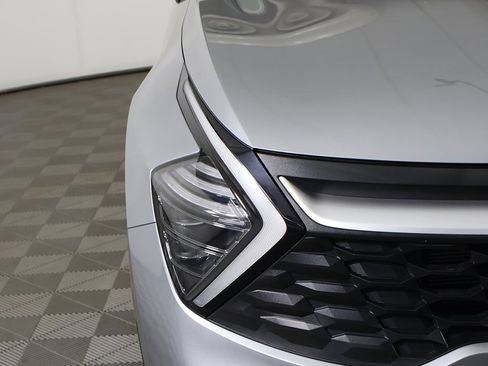 Used 2024 Kia Sportage LX image 11