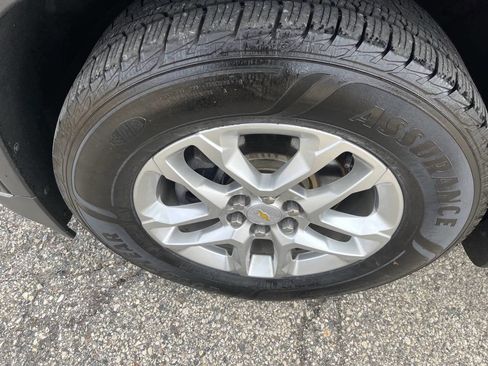 Used 2020 Chevrolet Traverse LT w/ Driver Confidence II Package image 9