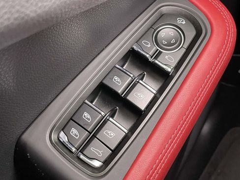 Certified 2023 Porsche Macan AWD/4WD image 37
