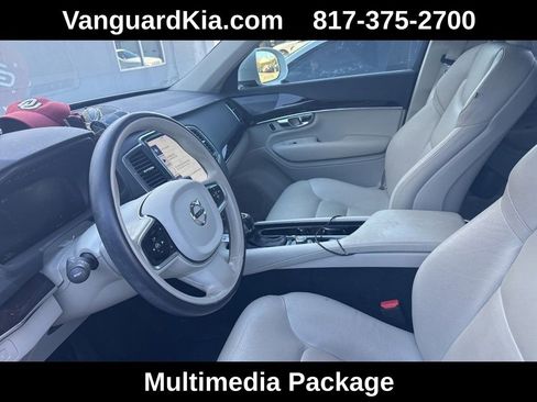 Used 2019 Volvo XC90 T5 Momentum w/ Multimedia Package image 2