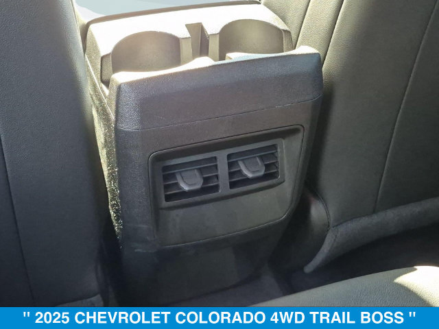 Used 2025 Chevrolet Colorado Trail Boss AWD/4WD image 29