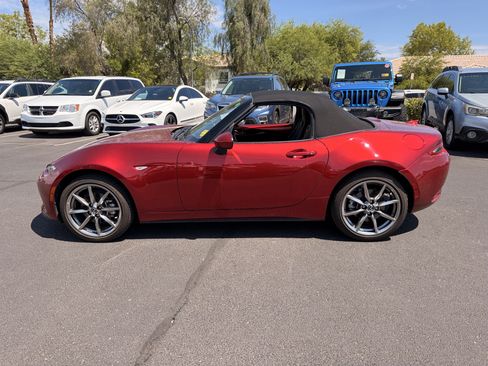 Used 2023 MAZDA MX-5 Miata Grand Touring RWD image 2