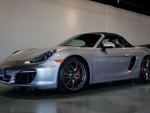 Used 2013 Porsche Boxster S RWD image 3