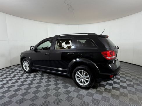 Used 2017 Dodge Journey SXT w/ Comfort/Convenience Group image 3