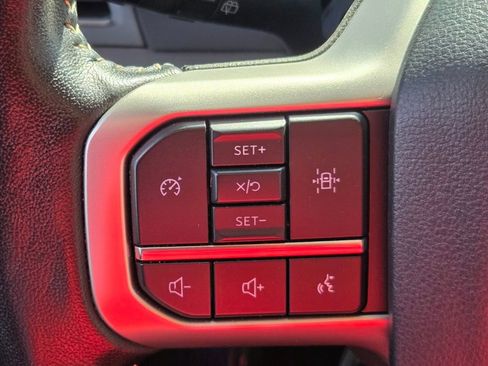 Used 2024 Ford Expedition XLT image 28