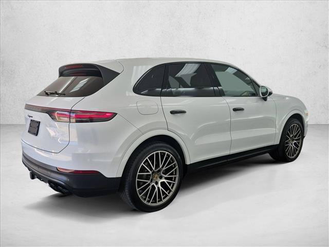 Used 2022 Porsche Cayenne Platinum Edition AWD/4WD image 5