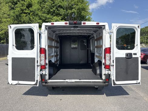 Used 2025 RAM ProMaster 2500 w/ U-Haul Equipment Group FWD image 25