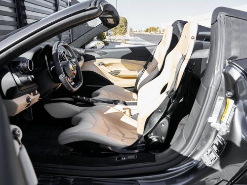 Used 2022 Ferrari F8 Tributo image 42