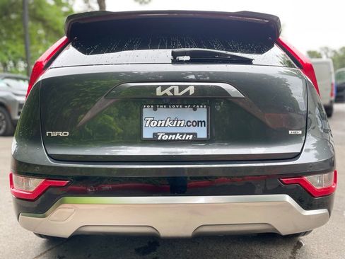 Used 2023 Kia Niro EX Touring FWD image 5