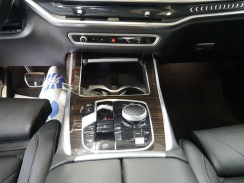 Used 2023 BMW X7 xDrive40i w/ M Sport Package AWD/4WD image 34