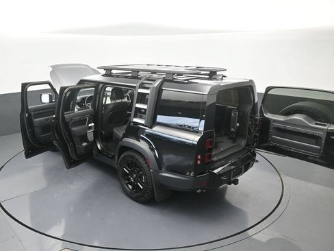 Used 2023 Land Rover Defender 130 SE AWD/4WD image 72