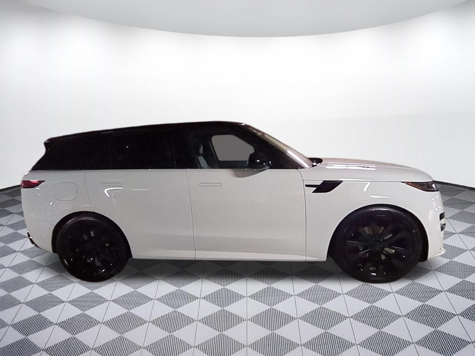New 2026 Land Rover Range Rover Sport Dynamic SE AWD/4WD image 6