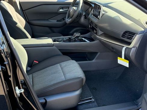 New 2026 Nissan Rogue SV AWD/4WD image 25