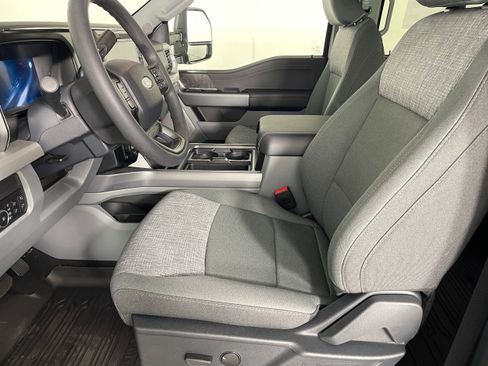 New 2026 Ford F250 XLT w/ XLT Premium Package AWD/4WD image 2
