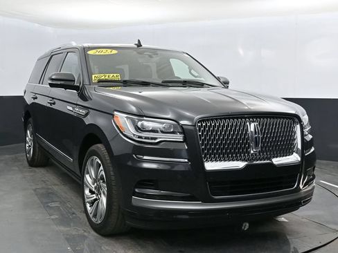 Used 2023 Lincoln Navigator Reserve AWD/4WD image 9