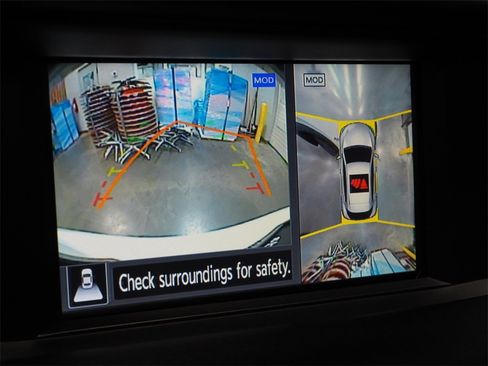 Used 2017 INFINITI QX30 Premium w/ Technology Package image 21