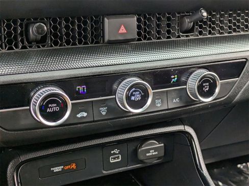 Used 2025 Honda CR-V LX image 16