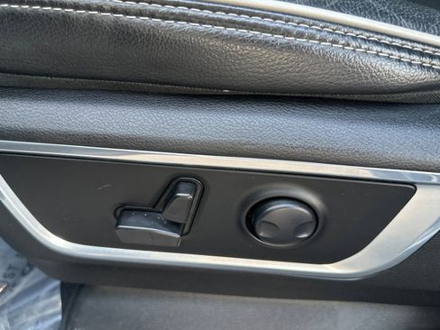 Used 2025 RAM 1500 Laramie image 12