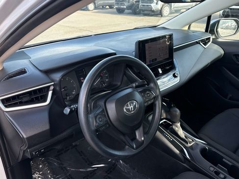 Used 2024 Toyota Corolla LE FWD image 9