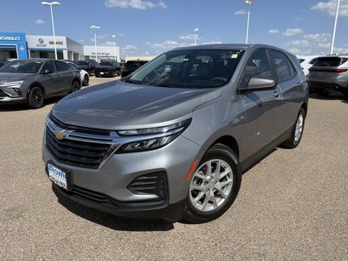 Used 2023 Chevrolet Equinox LS FWD image 3