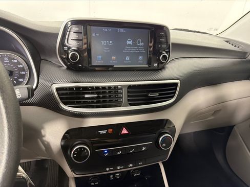 Used 2019 Hyundai Tucson SE AWD/4WD image 16