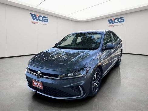 Used 2025 Volkswagen Jetta SE FWD image 7