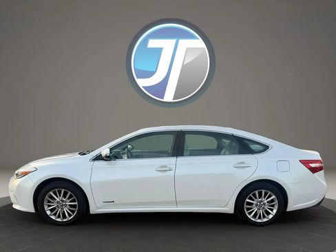 Used 2018 Toyota Avalon Limited FWD image 11
