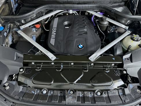 Used 2025 BMW X7 xDrive40i image 32