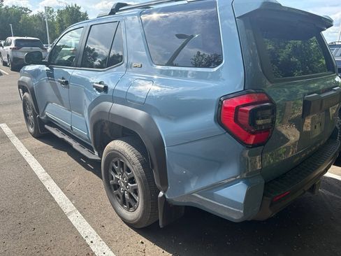 Used 2025 Toyota 4Runner SR5 AWD/4WD image 4