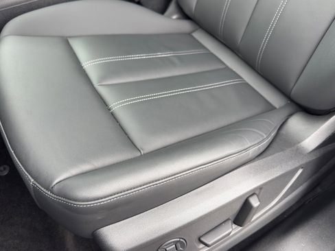 Used 2025 Audi Q5 Premium w/ Convenience Package image 11