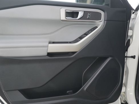 Used 2021 Ford Explorer XLT w/ Equipment Group 202A image 20