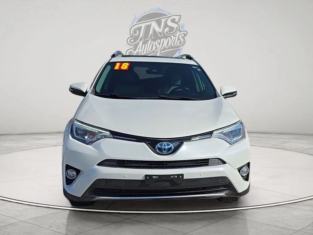 Used 2018 Toyota RAV4 Limited AWD/4WD image 2