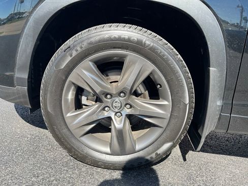 Used 2019 Toyota Highlander Limited AWD/4WD image 9