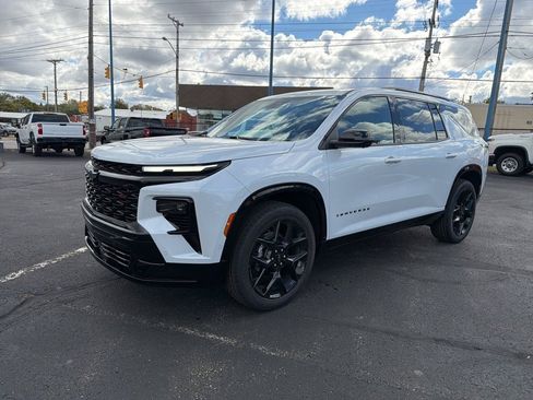 New 2026 Chevrolet Traverse RS w/ LPO, Floor Liner Package image 3