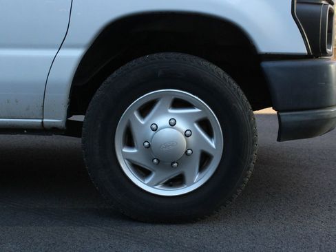 Used 2012 Ford E-150 and Econoline 150 w/ Commercial Cargo Van Pkg image 4