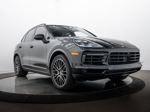 Certified 2023 Porsche Cayenne S AWD/4WD image 9