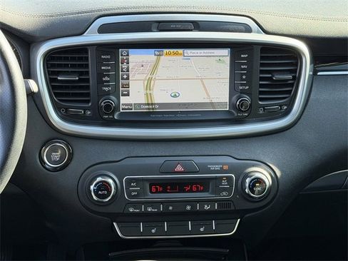 Used 2019 Kia Sorento SX image 17