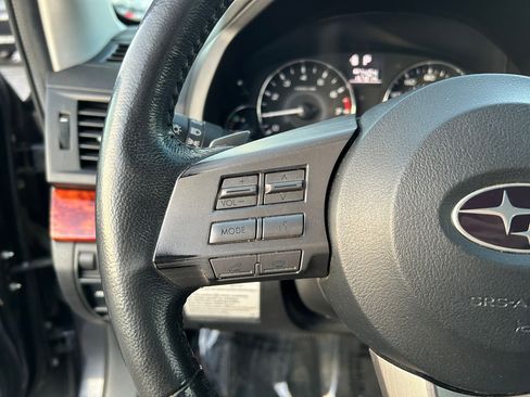 Used 2011 Subaru Outback 2.5i Limited image 14