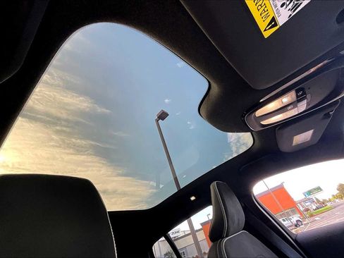 Used 2023 Volvo C40 P8 Recharge Ultimate image 25