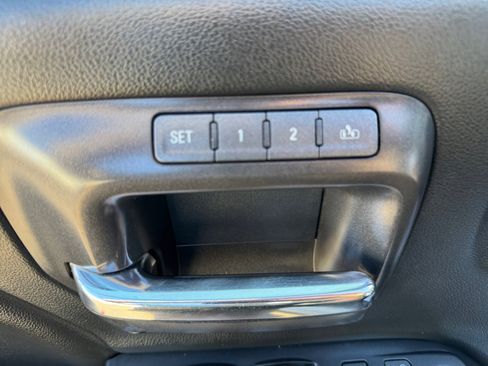 Used 2018 Chevrolet Silverado 3500 LTZ image 24