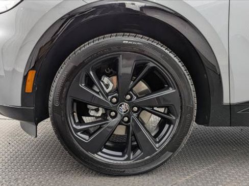 Used 2023 Buick Envision Essence w/ Sport Touring Package FWD image 31