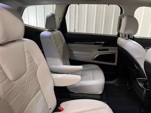 Used 2020 Kia Telluride SX w/ SX Prestige Package image 18