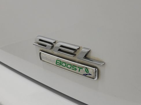 Used 2018 Ford Edge SEL w/ Equipment Group 201A FWD image 7