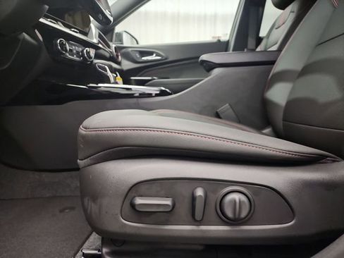 New 2026 Chevrolet Trax RS w/ Sunroof Package image 16