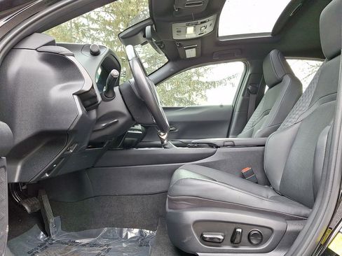 Used 2022 Lexus UX 250h w/ Premium Package image 13