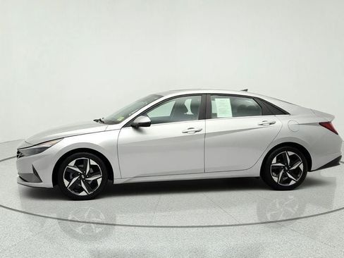 Used 2021 Hyundai Elantra SEL w/ Convenience + Premium Package FWD image 8